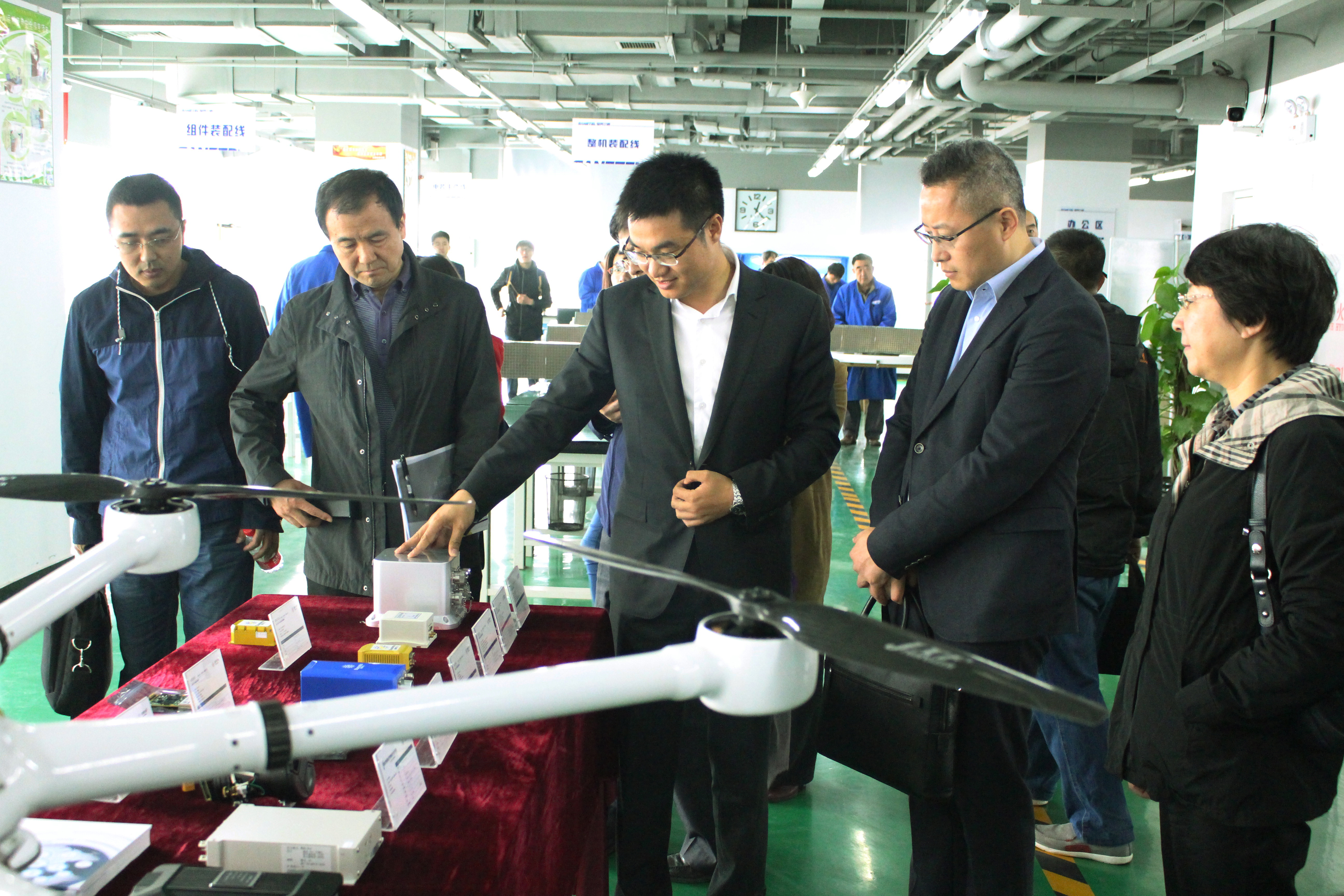 “北斗惯性+”助推北斗大规模产业化应用 国家发改委等一行领导专家莅临太阳GG宇达调研指导